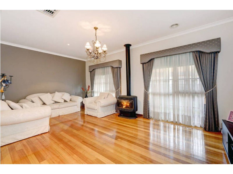 10 Bellevue Boulevard, Hillside VIC 3037