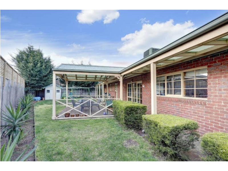 10 Bellevue Boulevard, Hillside VIC 3037