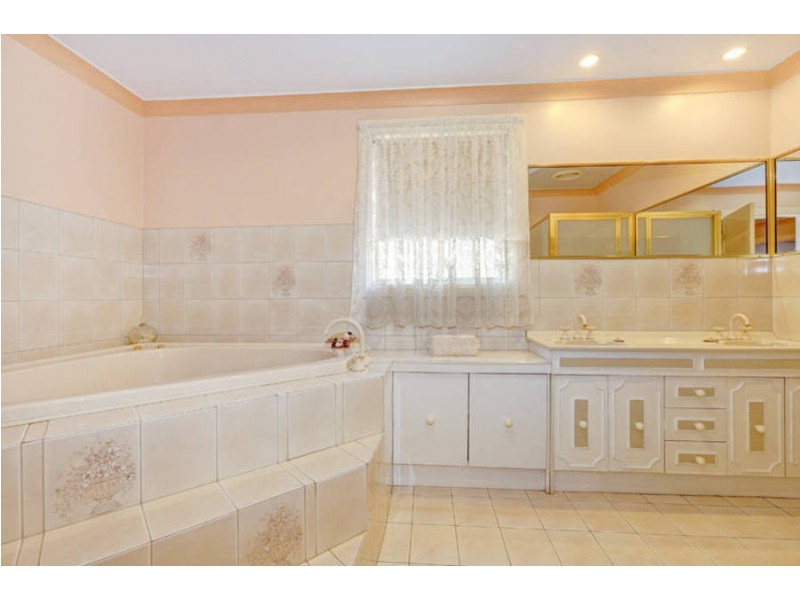 10 Carrington Street, Sydenham VIC 3037