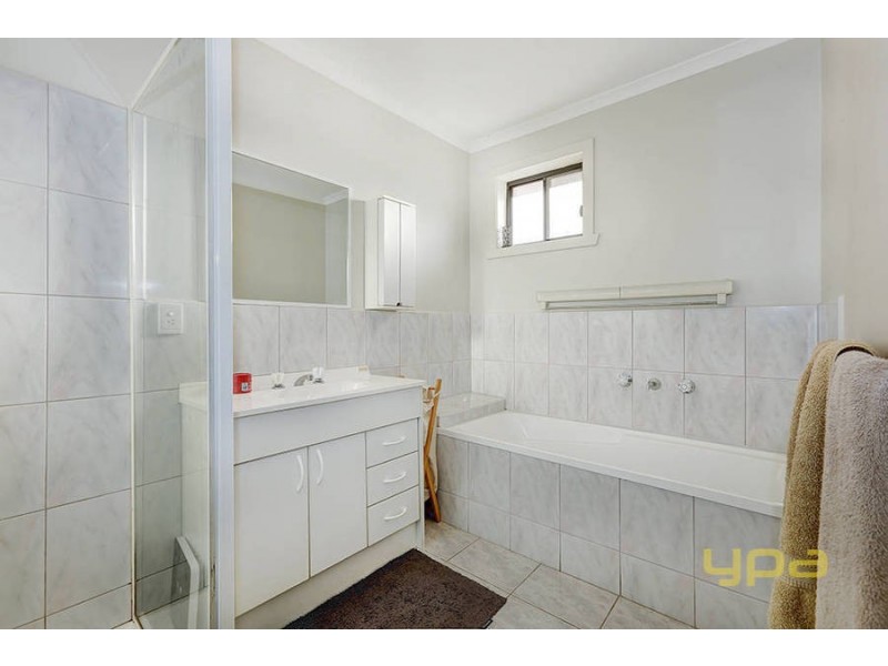 3 Mallard Close, Hillside VIC 3037