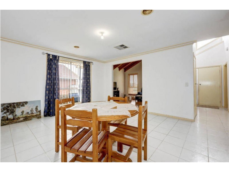 1/55 Pecks Road, Sydenham VIC 3037