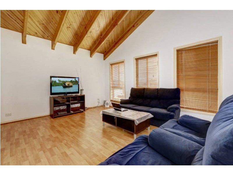 1/55 Pecks Road, Sydenham VIC 3037