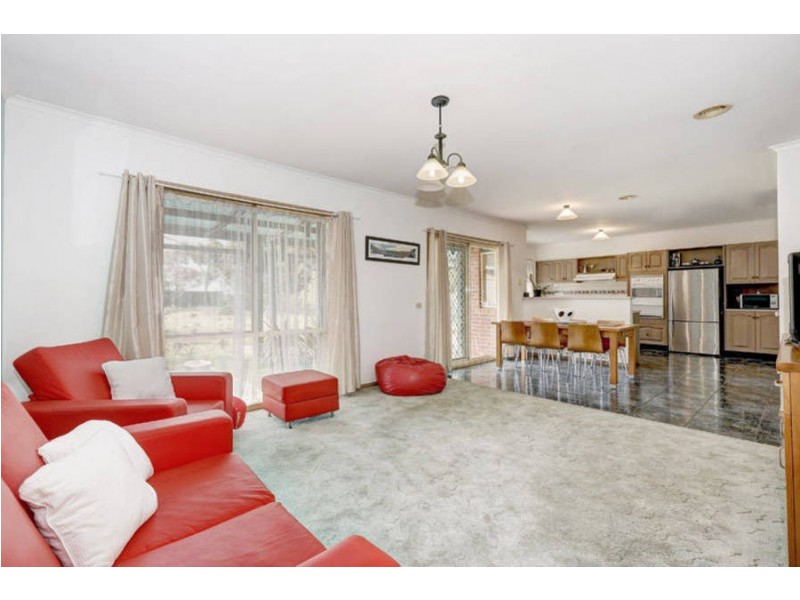 52 Santa Monica Drive, Keilor Lodge VIC 3038