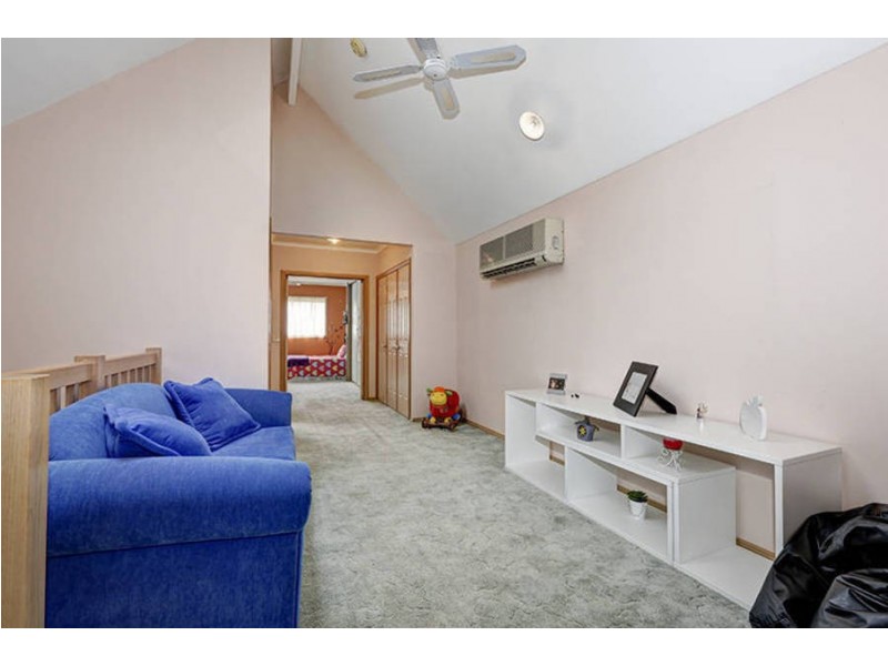 52 Santa Monica Drive, Keilor Lodge VIC 3038