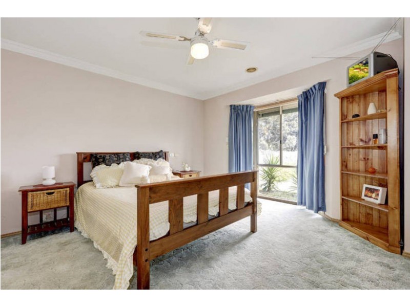 52 Santa Monica Drive, Keilor Lodge VIC 3038