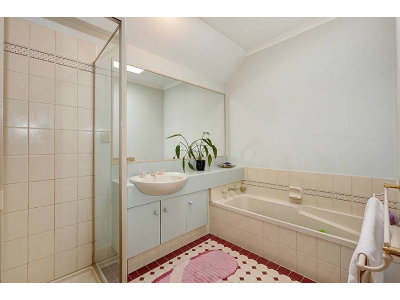 52 Santa Monica Drive, Keilor Lodge VIC 3038