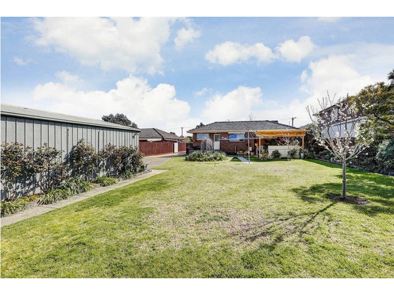 6 Gloucester Court, Sydenham VIC 3037