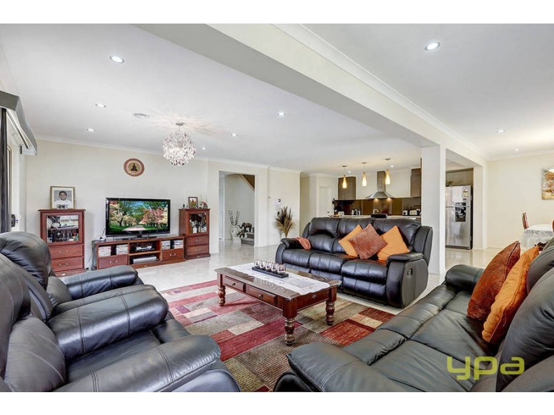28 The Esplanade, Taylors Hill VIC 3037