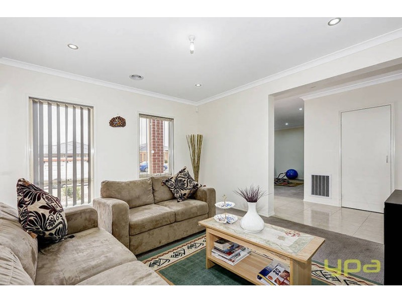 28 The Esplanade, Taylors Hill VIC 3037