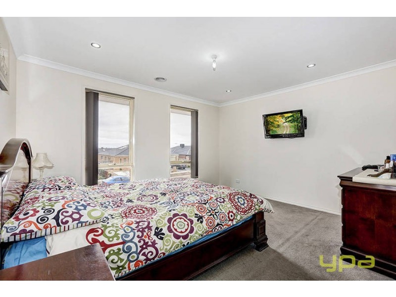 28 The Esplanade, Taylors Hill VIC 3037