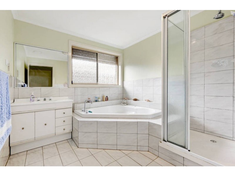 292 Taylors Road, Delahey VIC 3037