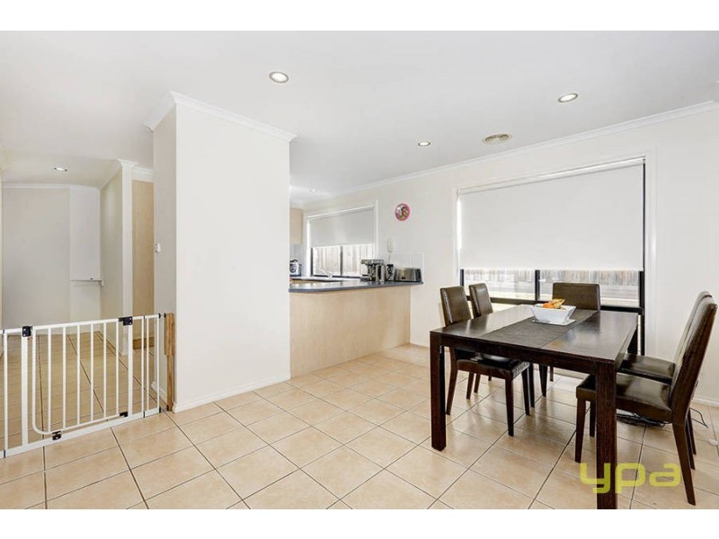 16 Mathisen Terrace, Hillside VIC 3037