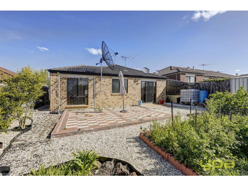 16 Mathisen Terrace, Hillside VIC 3037