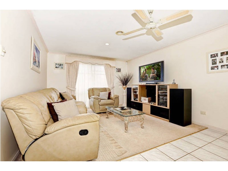 15 Aitken Drive, Delahey VIC 3037