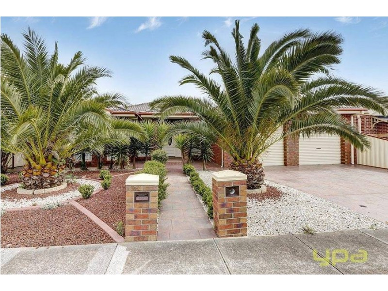 99 Robertsons Road, Taylors Lakes VIC 3038