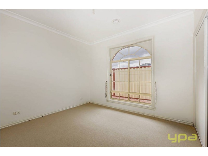 99 Robertsons Road, Taylors Lakes VIC 3038