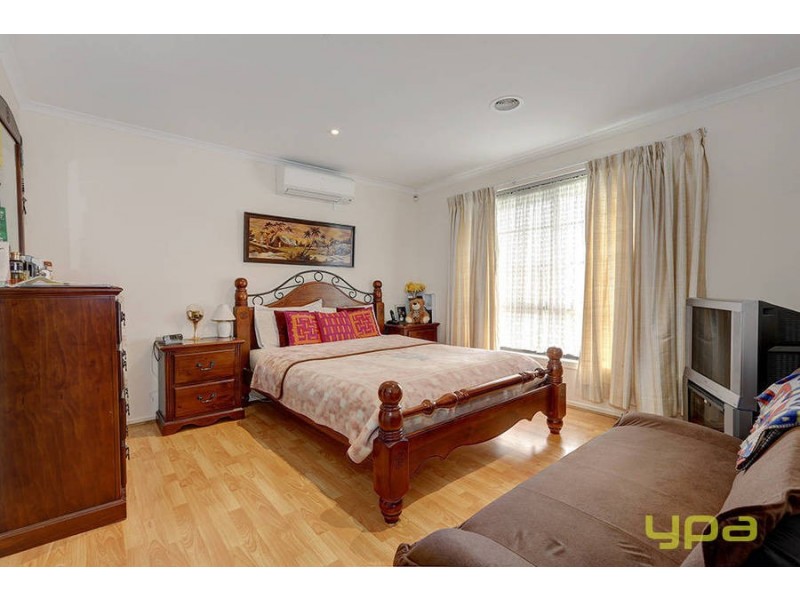 37 Paringa Drive, St Albans VIC 3021