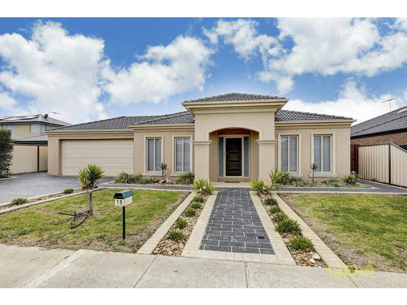 19 Montpellier Drive, Hillside VIC 3037