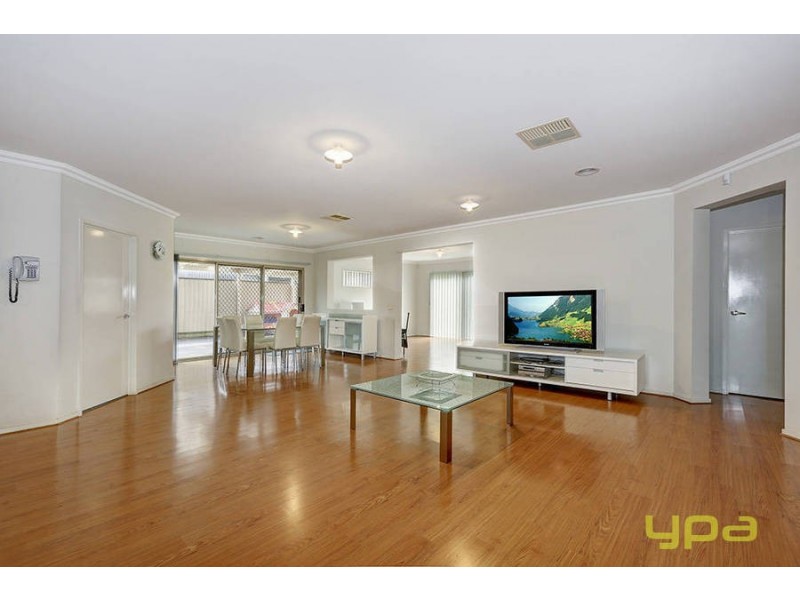 19 Montpellier Drive, Hillside VIC 3037