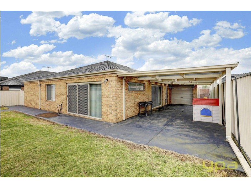 19 Montpellier Drive, Hillside VIC 3037
