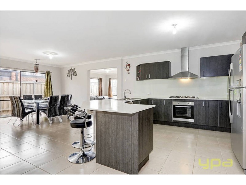 3 Roma Court, Taylors Hill VIC 3037