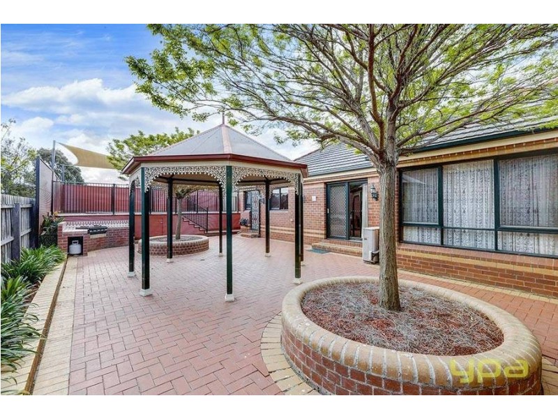 28 Golden Way, Hillside VIC 3037