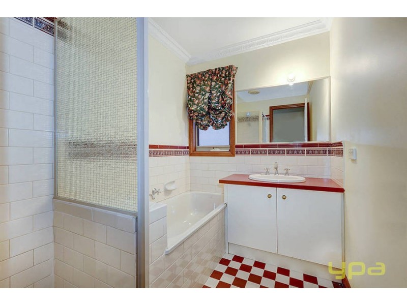 28 Golden Way, Hillside VIC 3037