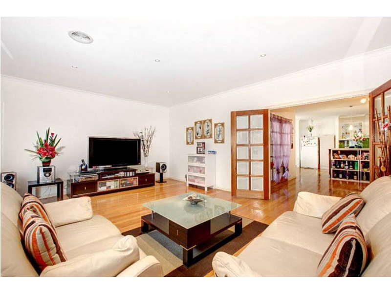 2 Cremorne Grove, Taylors Hill VIC 3037