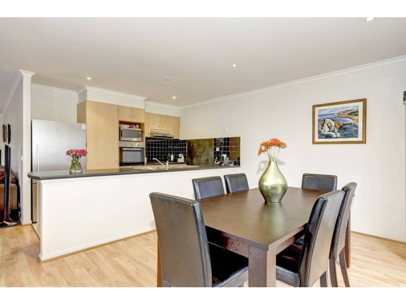 15 Klippel Way, Caroline Springs VIC 3023