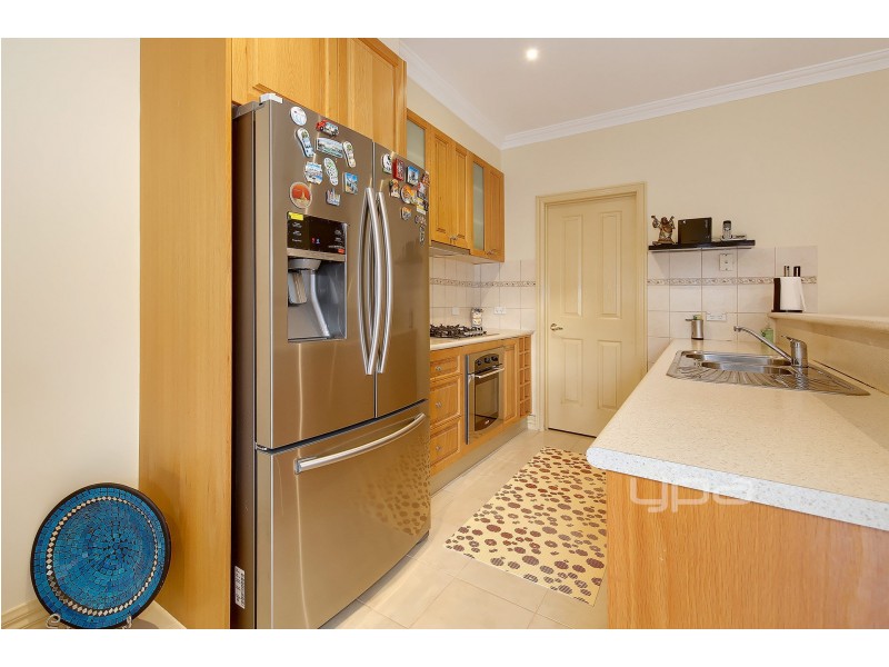 1/6 Lorraine Court, Hillside VIC 3037