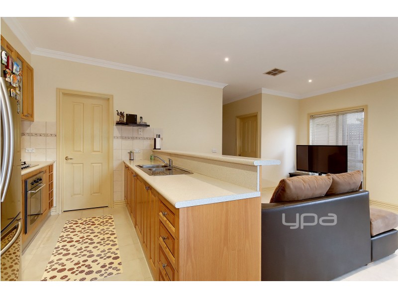 1/6 Lorraine Court, Hillside VIC 3037