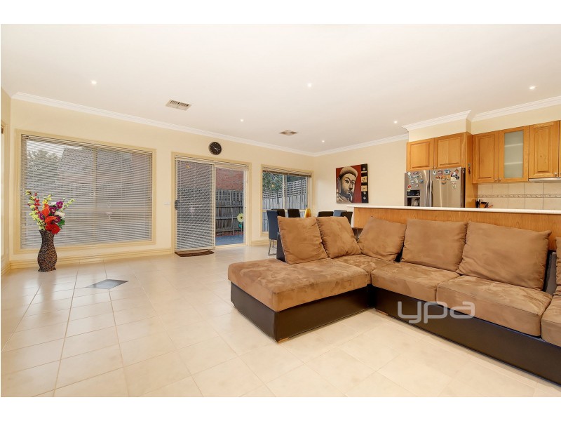 1/6 Lorraine Court, Hillside VIC 3037