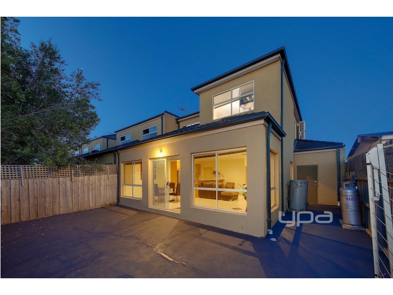 1/6 Lorraine Court, Hillside VIC 3037