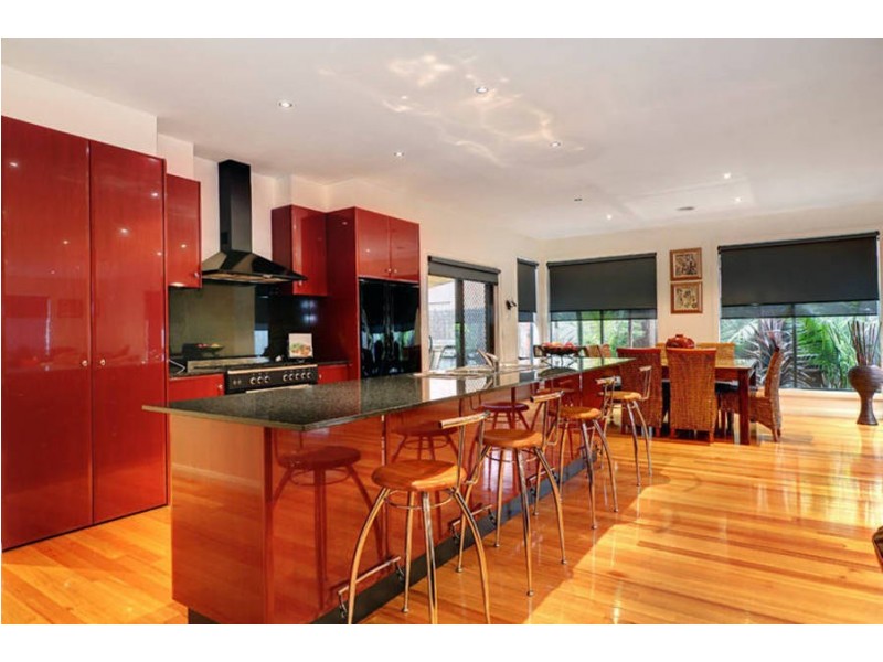 14 Hawthorn Grove, Taylors Hill VIC 3037