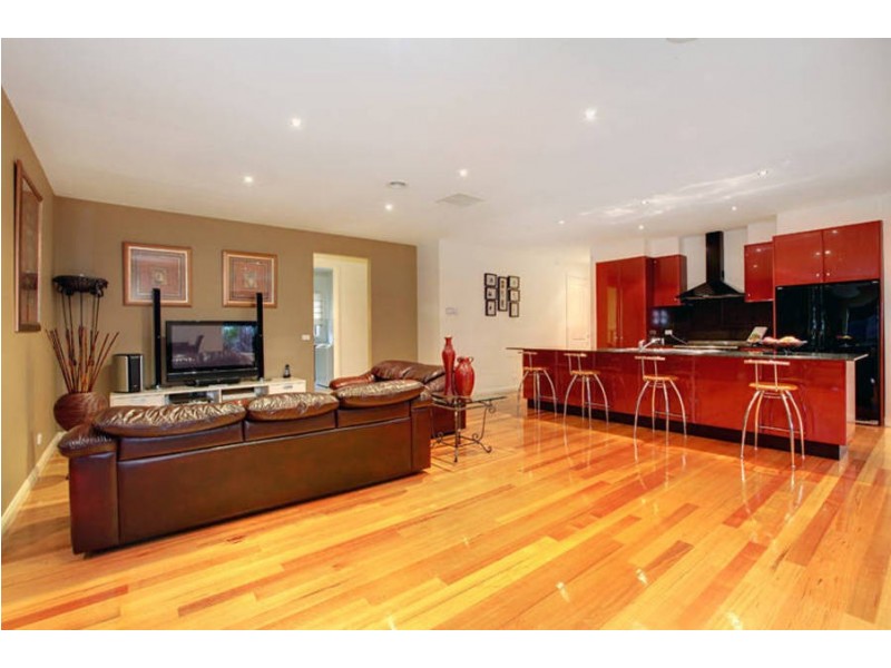 14 Hawthorn Grove, Taylors Hill VIC 3037