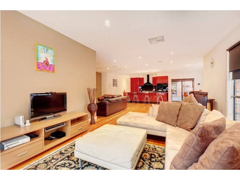 14 Hawthorn Grove, Taylors Hill VIC 3037