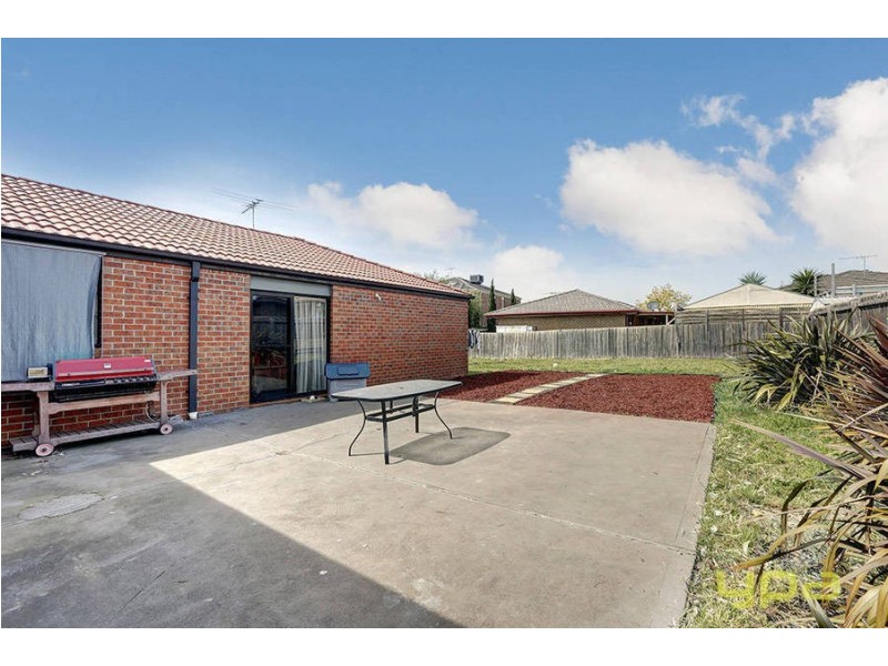 5 Benshaw Court, Hillside VIC 3037