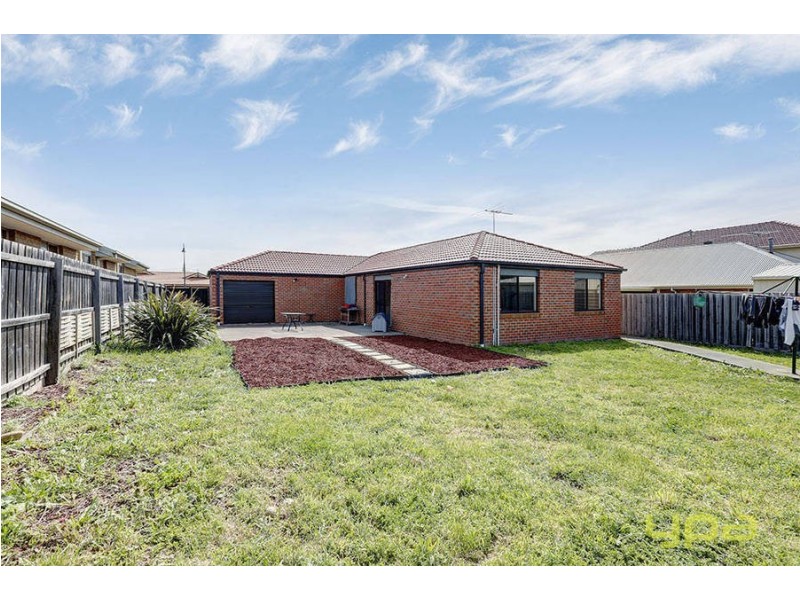 5 Benshaw Court, Hillside VIC 3037