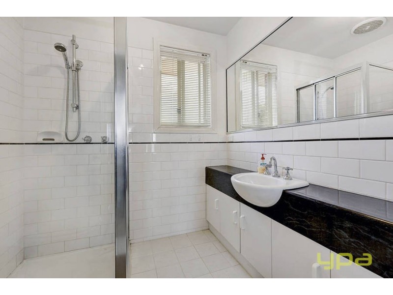 28 Ruben Drive, Sydenham VIC 3037