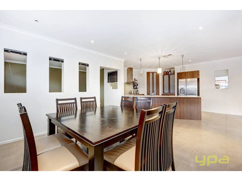 18 Blue Moon Way, Sydenham VIC 3037