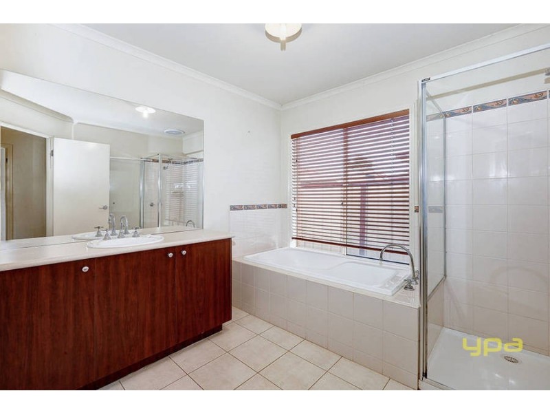 14 Lockie Place, Taylors Hill VIC 3037