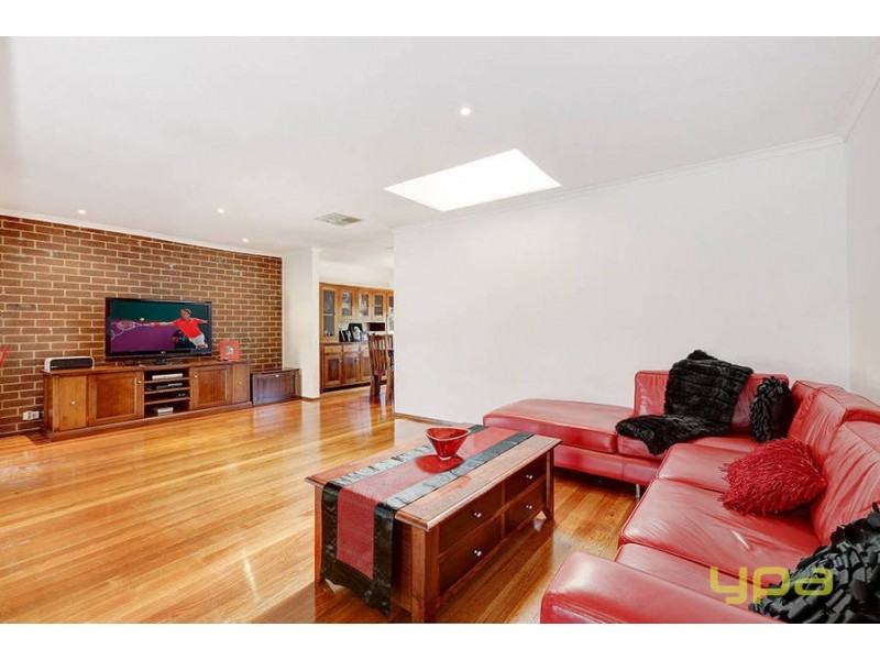 3 Turfan Close, Keilor Downs VIC 3038