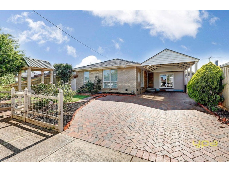 39 Leonid Drive, Rockbank VIC 3335