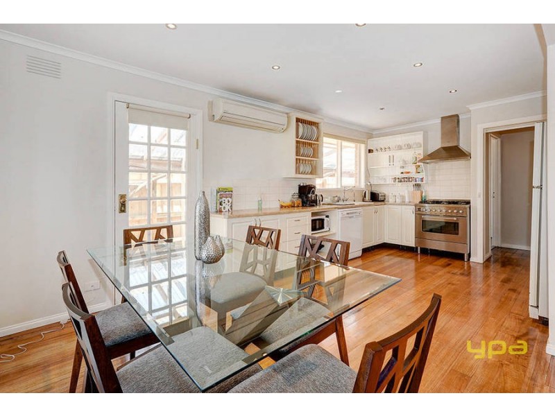 39 Leonid Drive, Rockbank VIC 3335