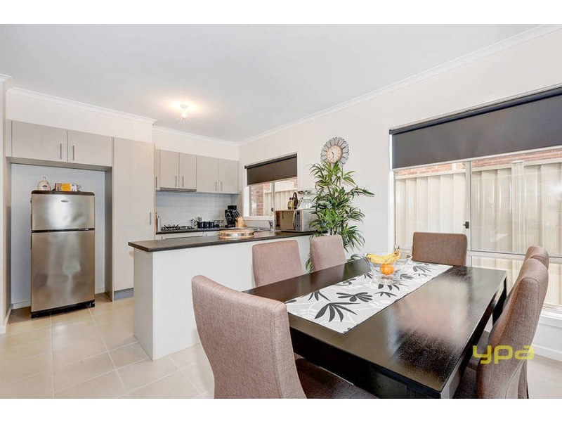 16 David CCT, Hillside VIC 3037