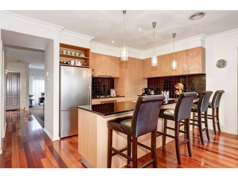 21B Wentworth Drive, Taylors Lakes VIC 3038