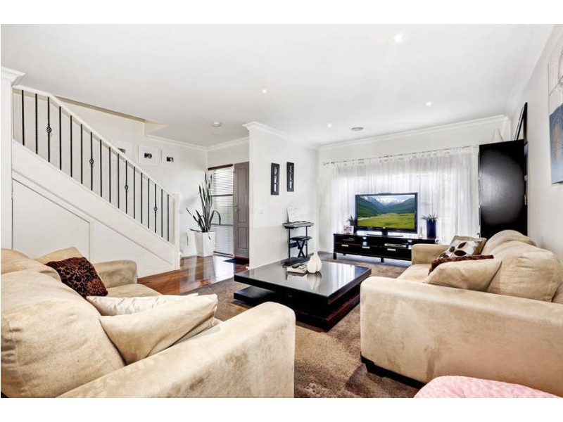 21B Wentworth Drive, Taylors Lakes VIC 3038