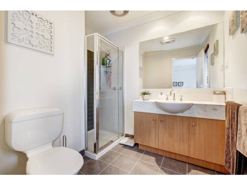 21B Wentworth Drive, Taylors Lakes VIC 3038