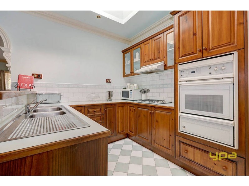 6 Saratoga Crescent, Keilor Downs VIC 3038