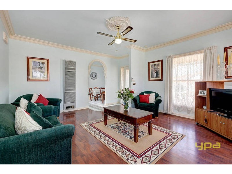 6 Saratoga Crescent, Keilor Downs VIC 3038